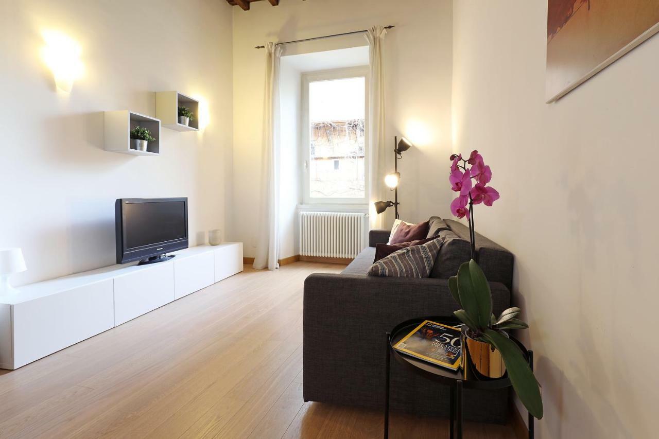 Croce 77 Central Apartment Rom