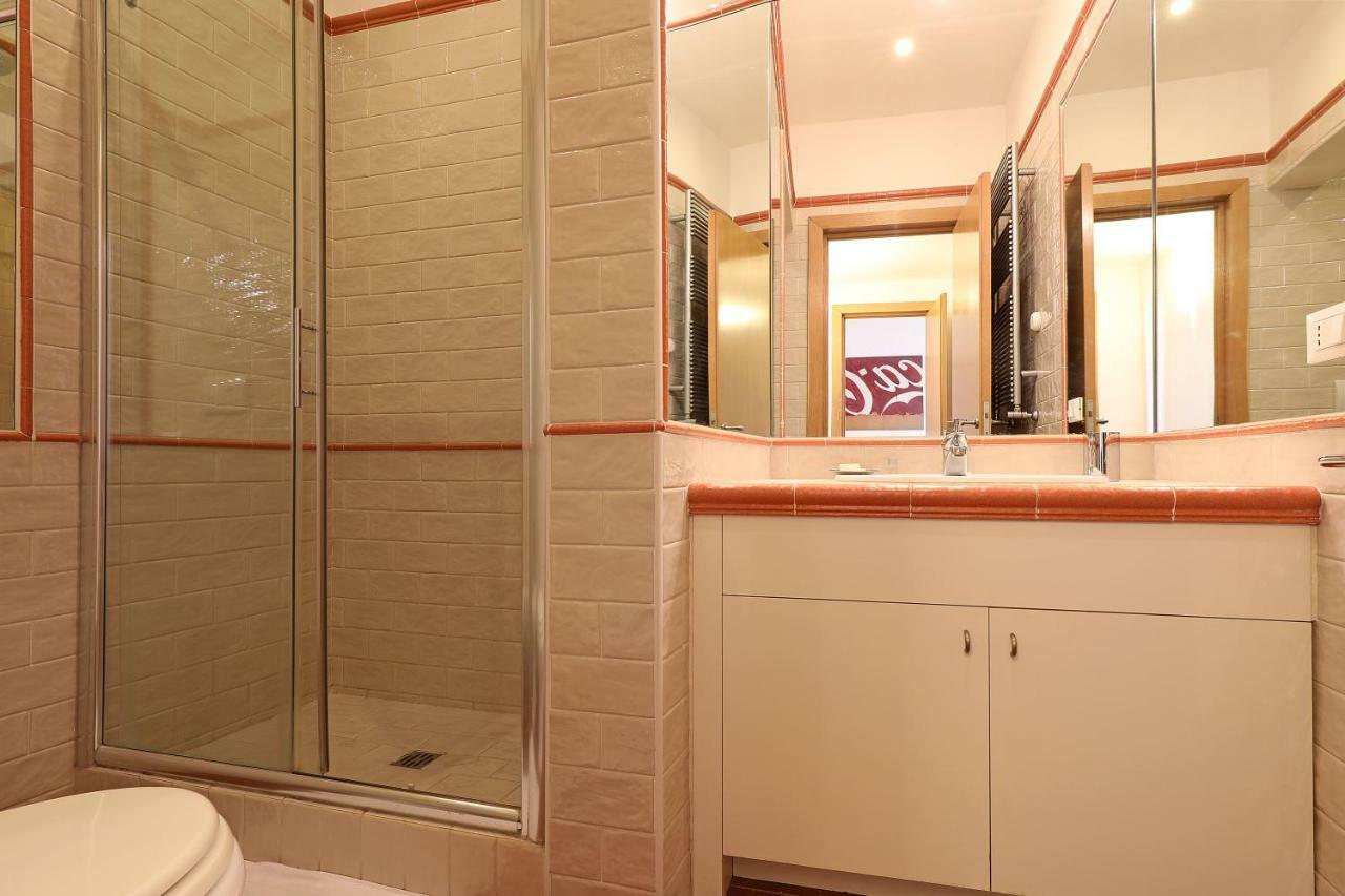 Croce 77 Central Apartment Rome