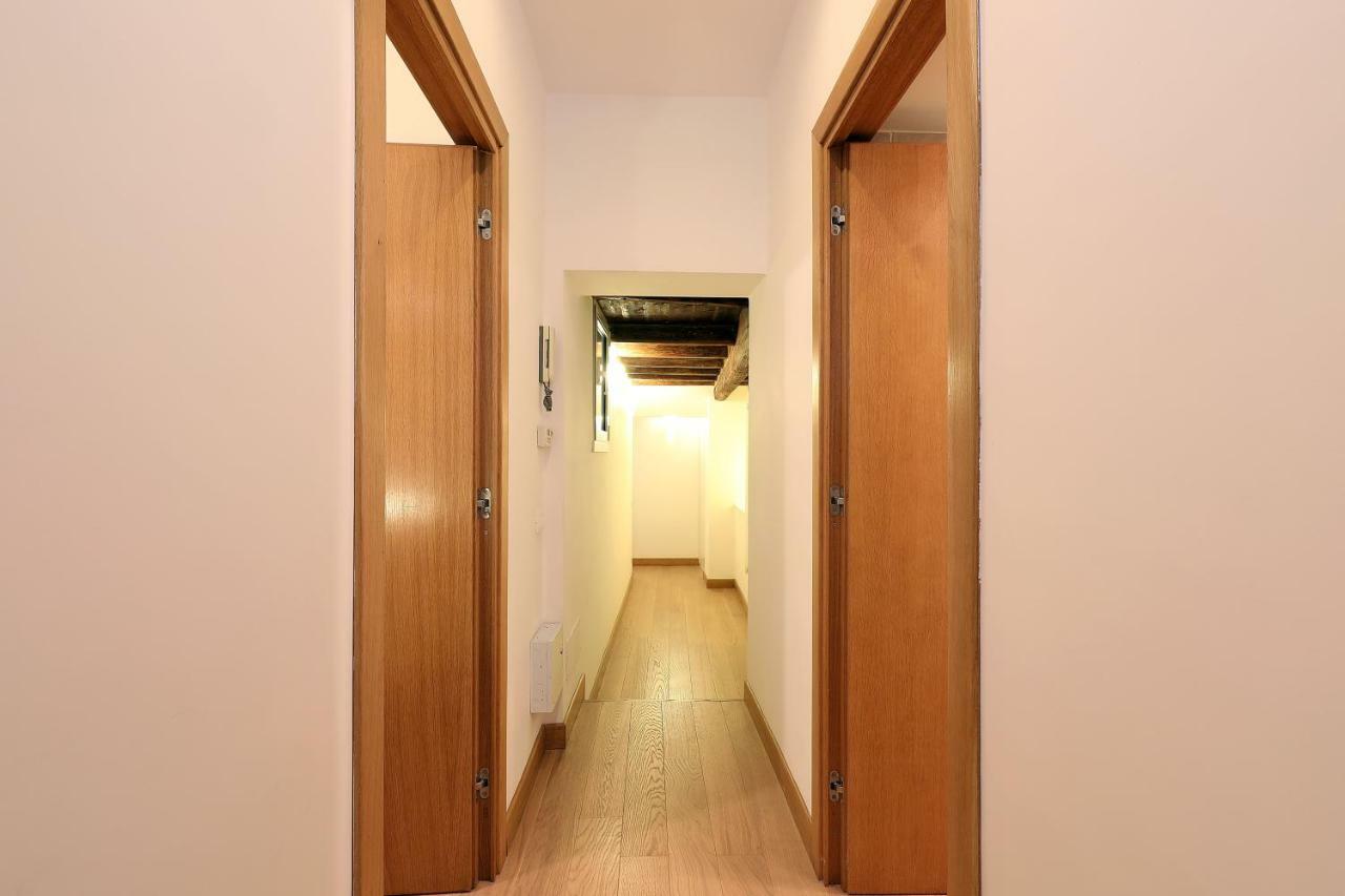 Croce 77 Central Apartment *